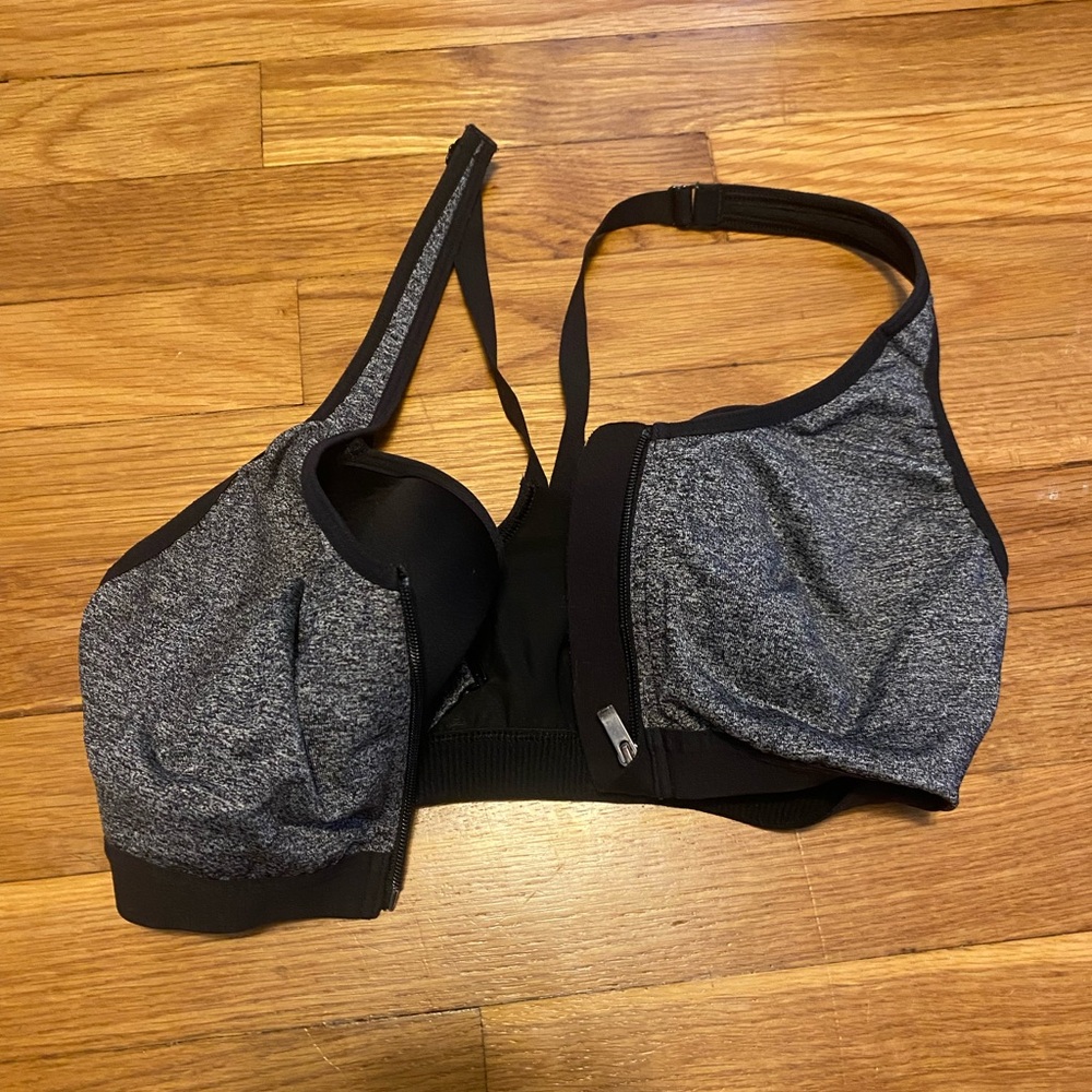32c Front Zip Sports Bra